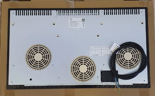 Mặt lưng bếp từ ba vùng nấu Smaragd Mainz