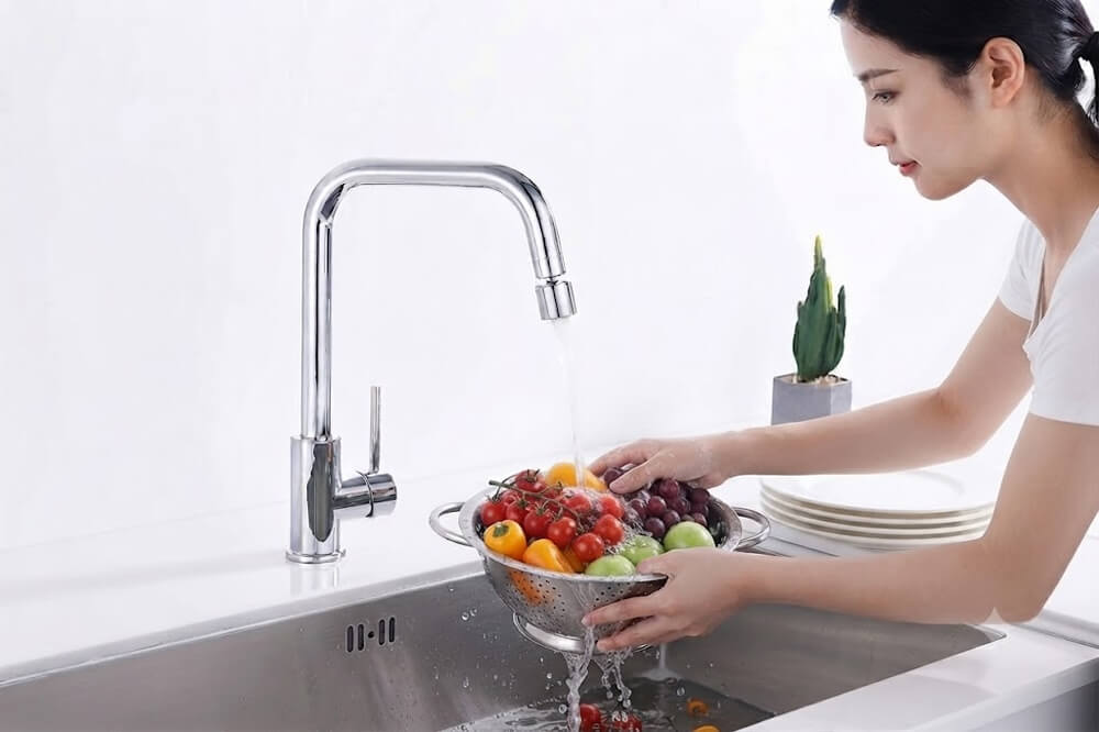 Chất liệu hợp kim đồng mạ Chrome giúp Roslerer RL-906 bền đẹp và chống ăn mòn hiệu quả